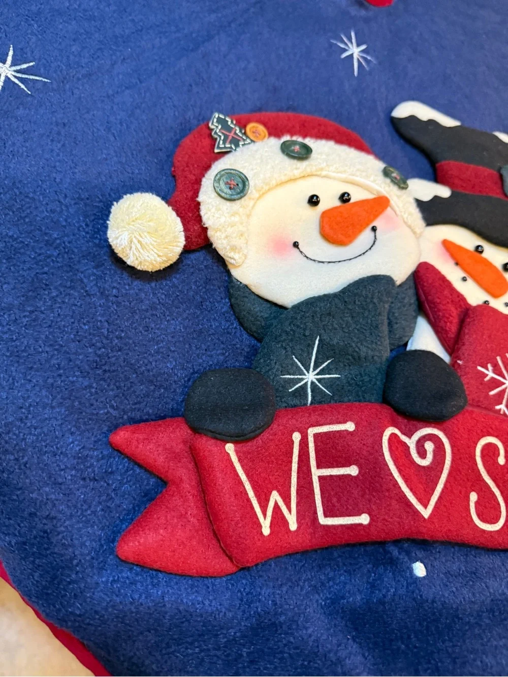 2005 Holiday Snowman Christmas Tree Skirt Navy and Red We ❤️ Snow